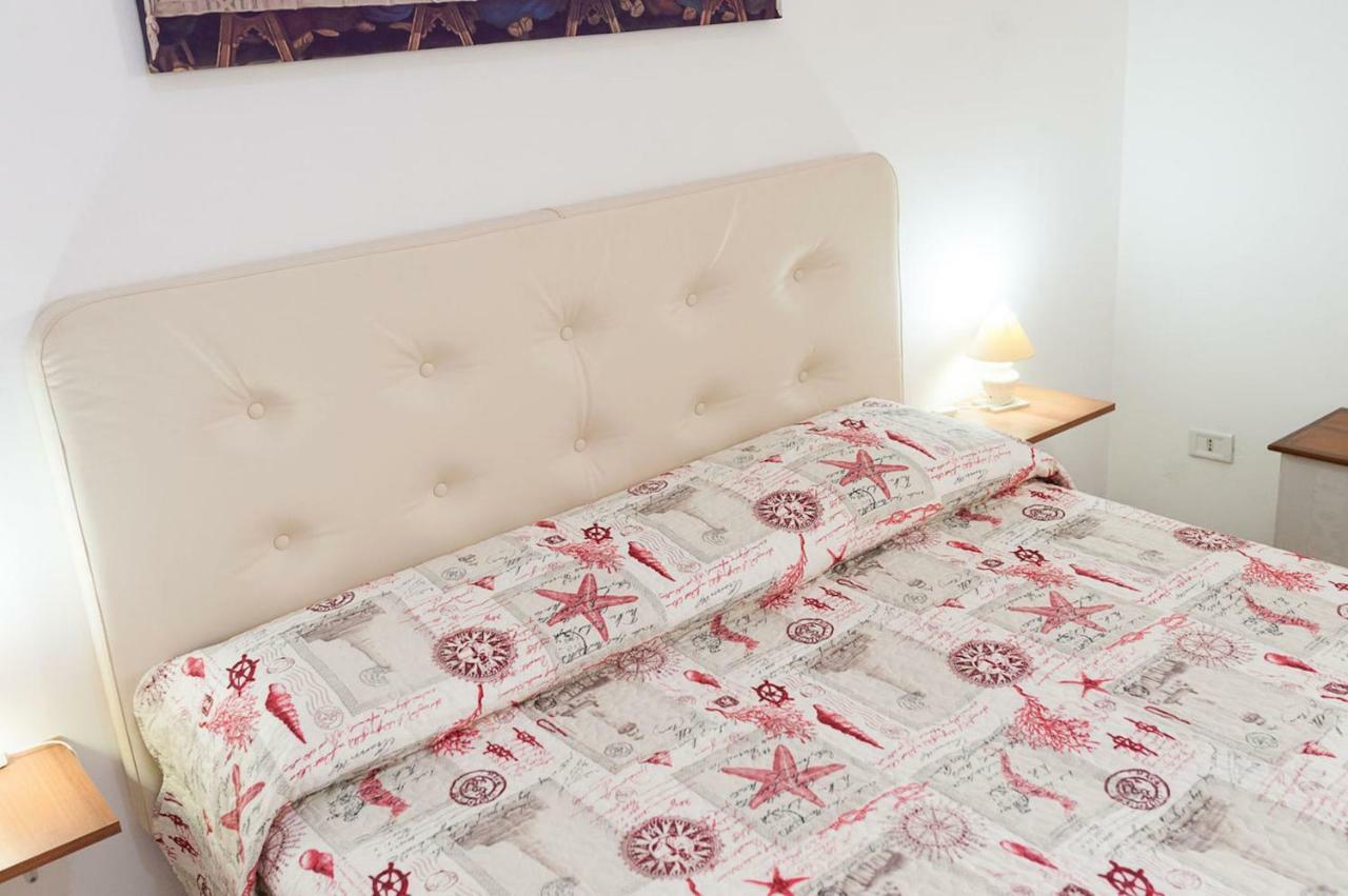 Bed and Breakfast Enea Castro  Экстерьер фото